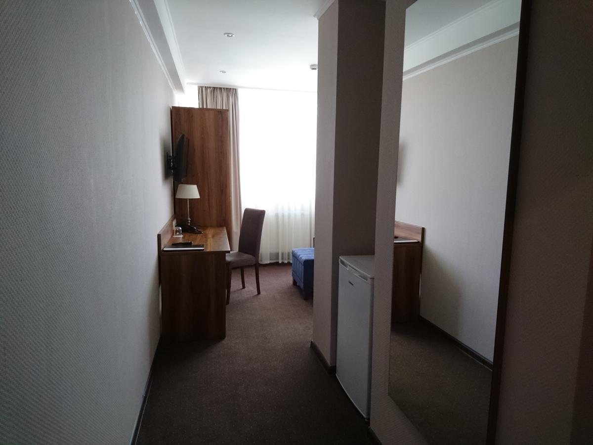 Hotel Mayak Kaliningrad Bagian luar foto